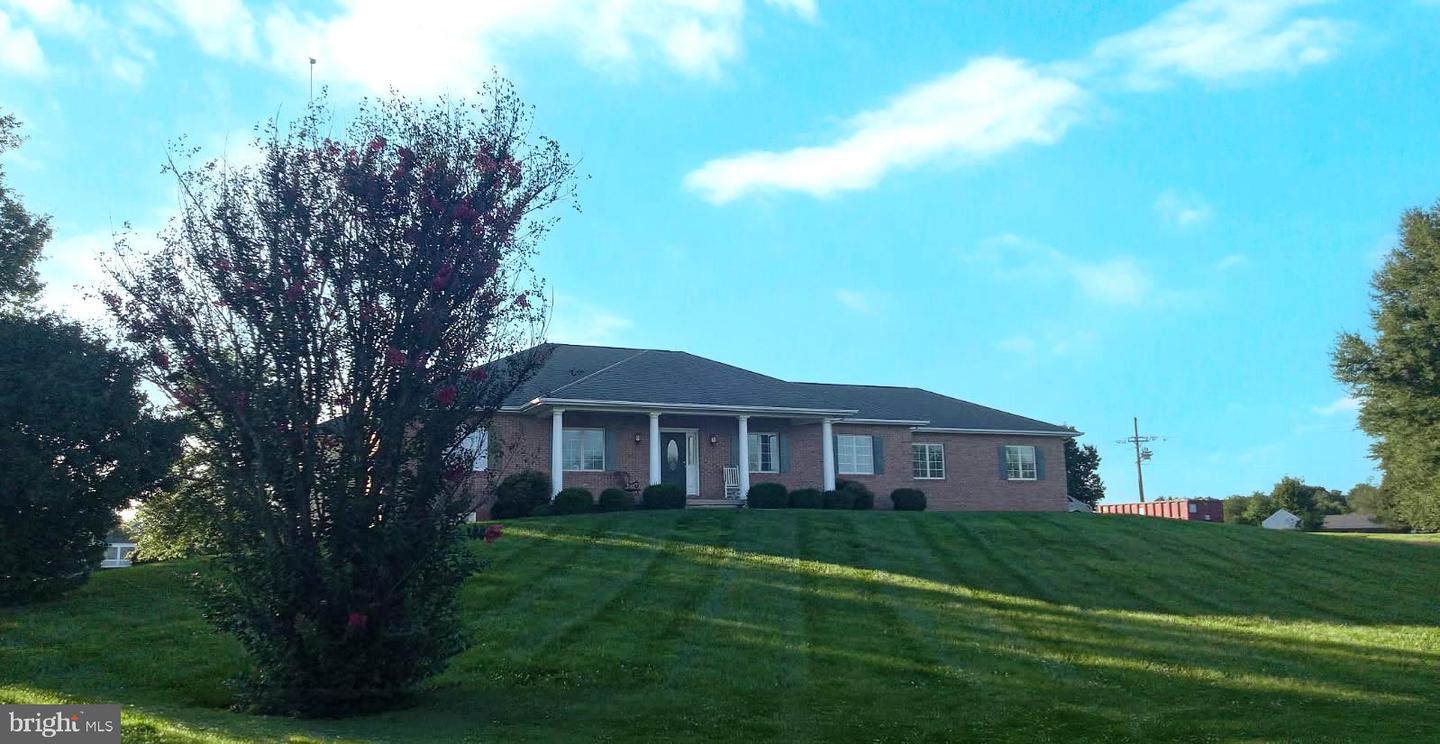 16521 Hampton Road, Hamilton, VA 20158