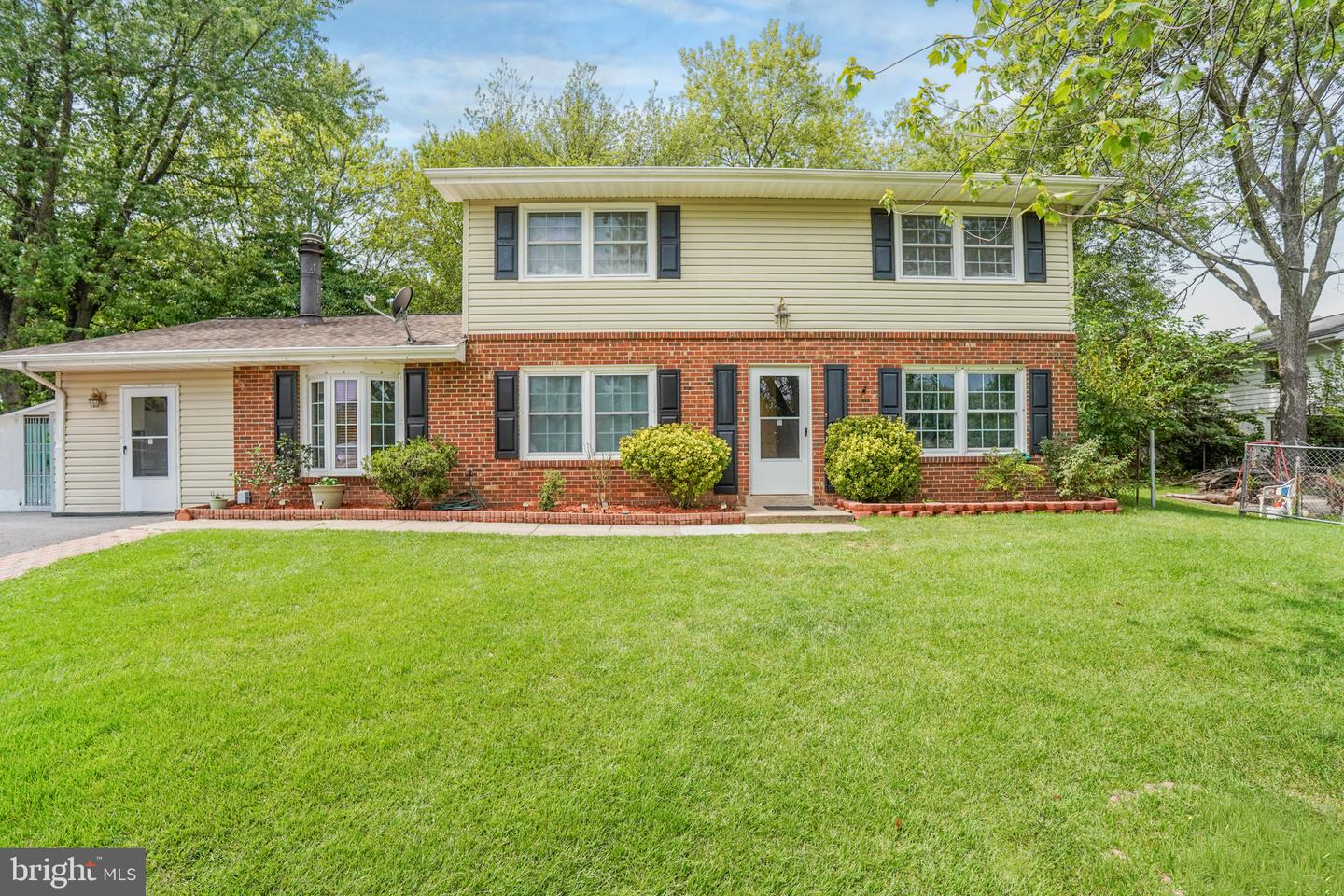 503 Lee Ct — photo