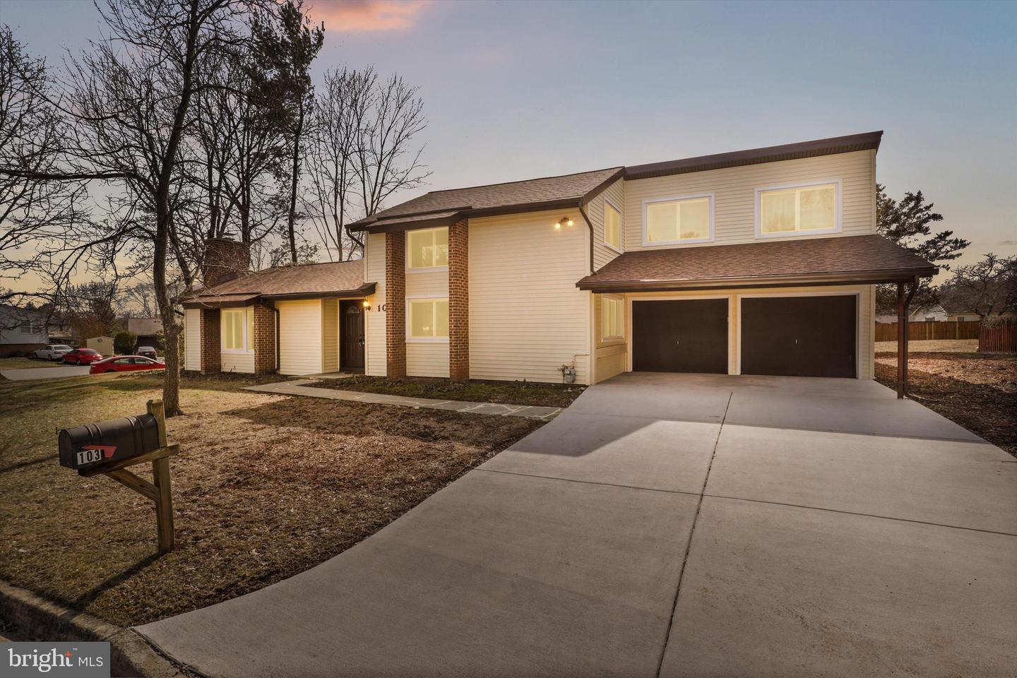 103 Farmington Ln — photo