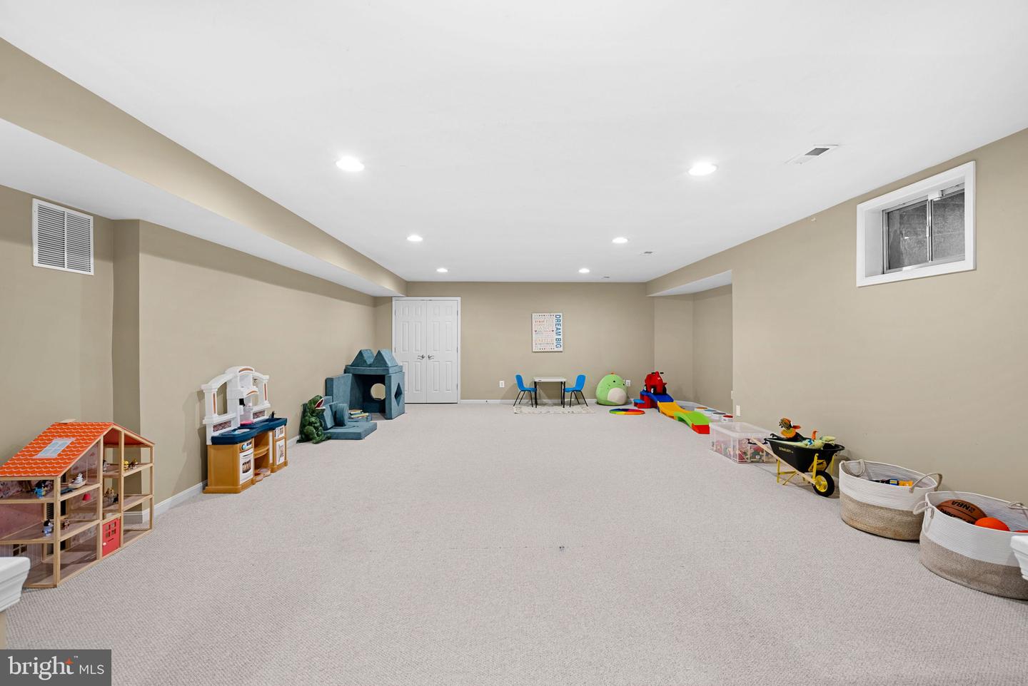 43075 Northlake Blvd — photo