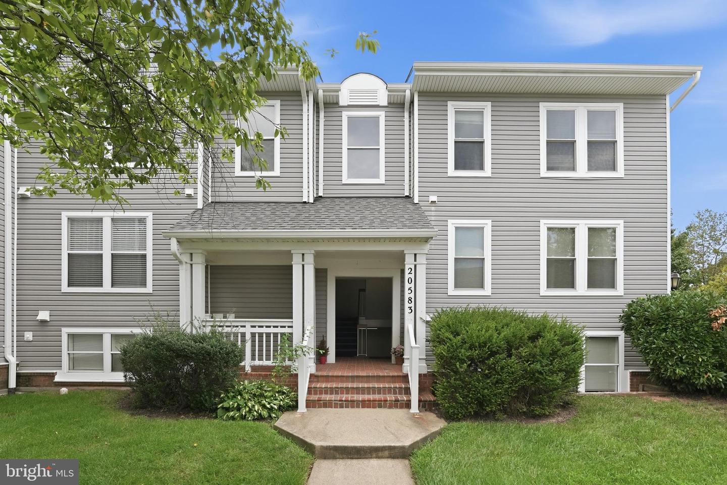 20583 Snowshoe Sq #301 — photo