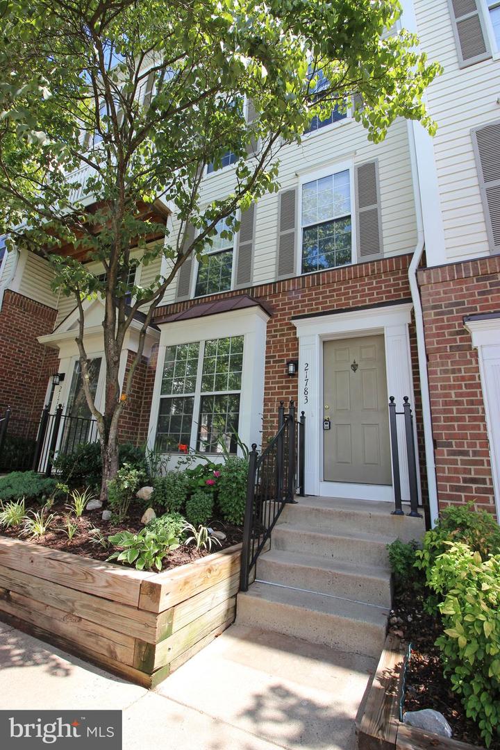21783 Baldwin Sq — photo