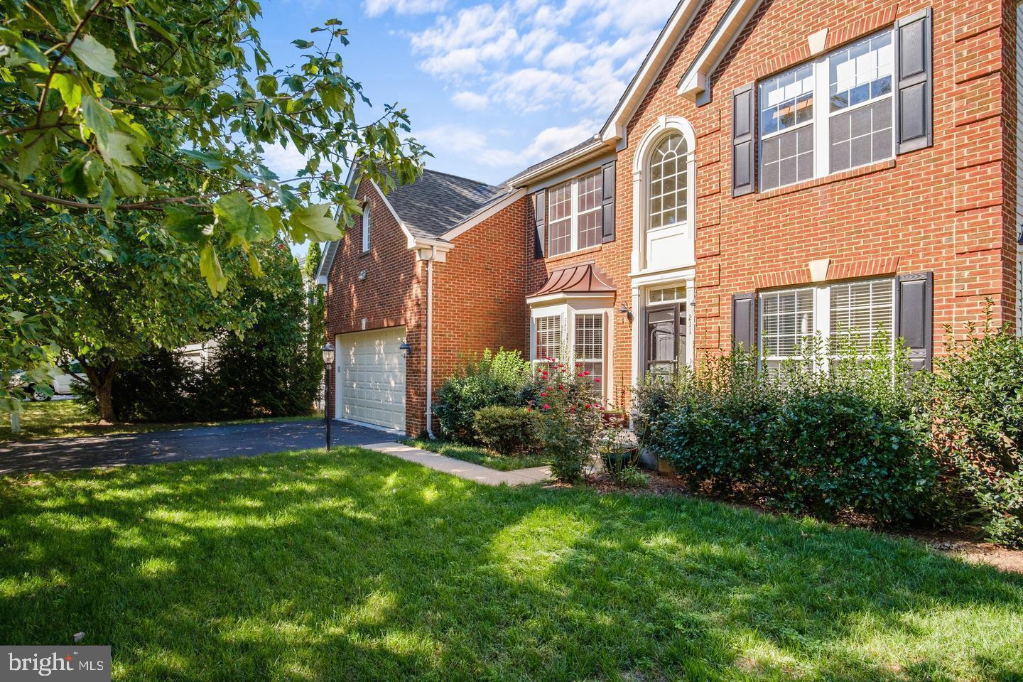 211 Park Gate Dr SE — photo