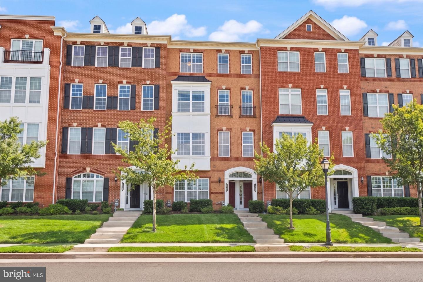 23520 Hopewell Manor Ter — photo