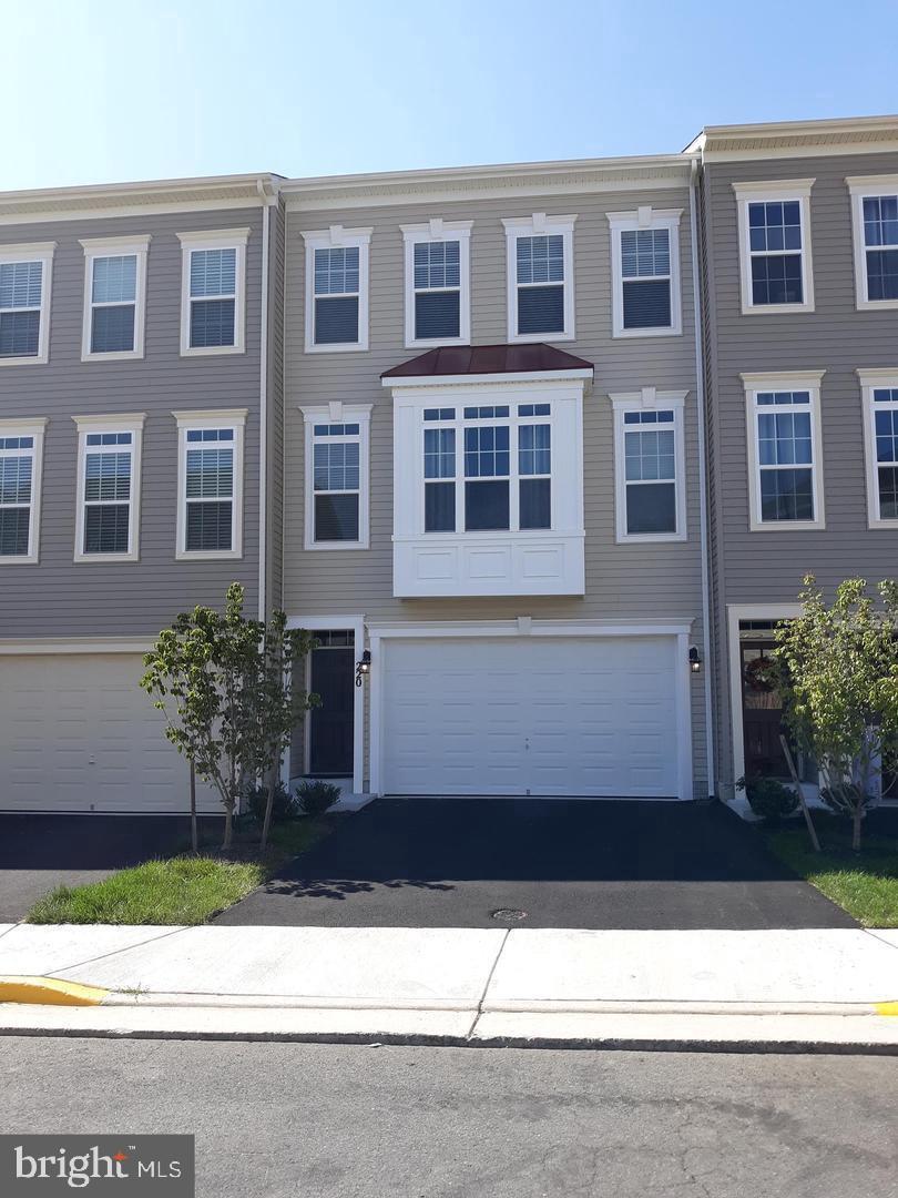 220 Apsley Ter — photo