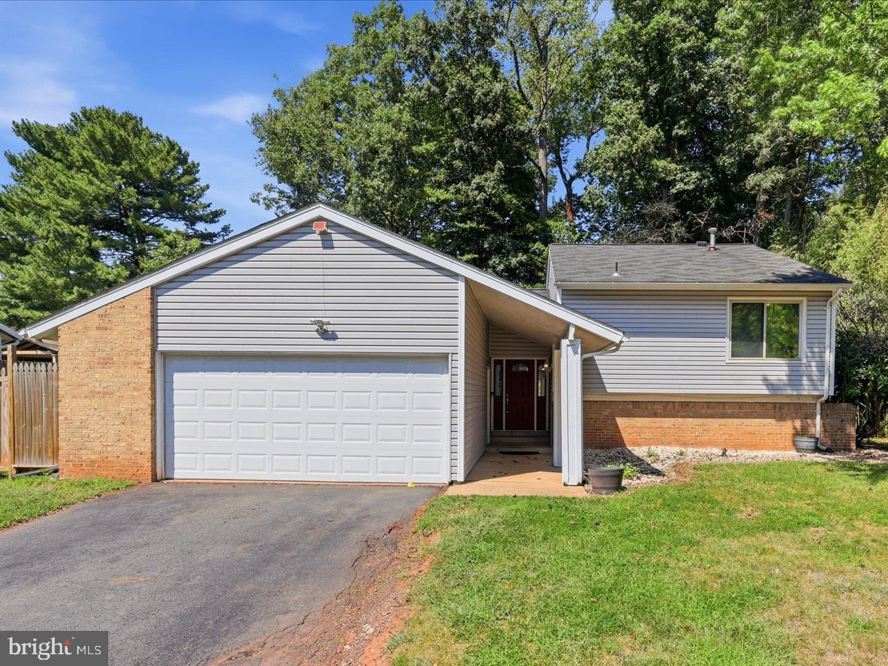 112 Hillsdale Dr — photo