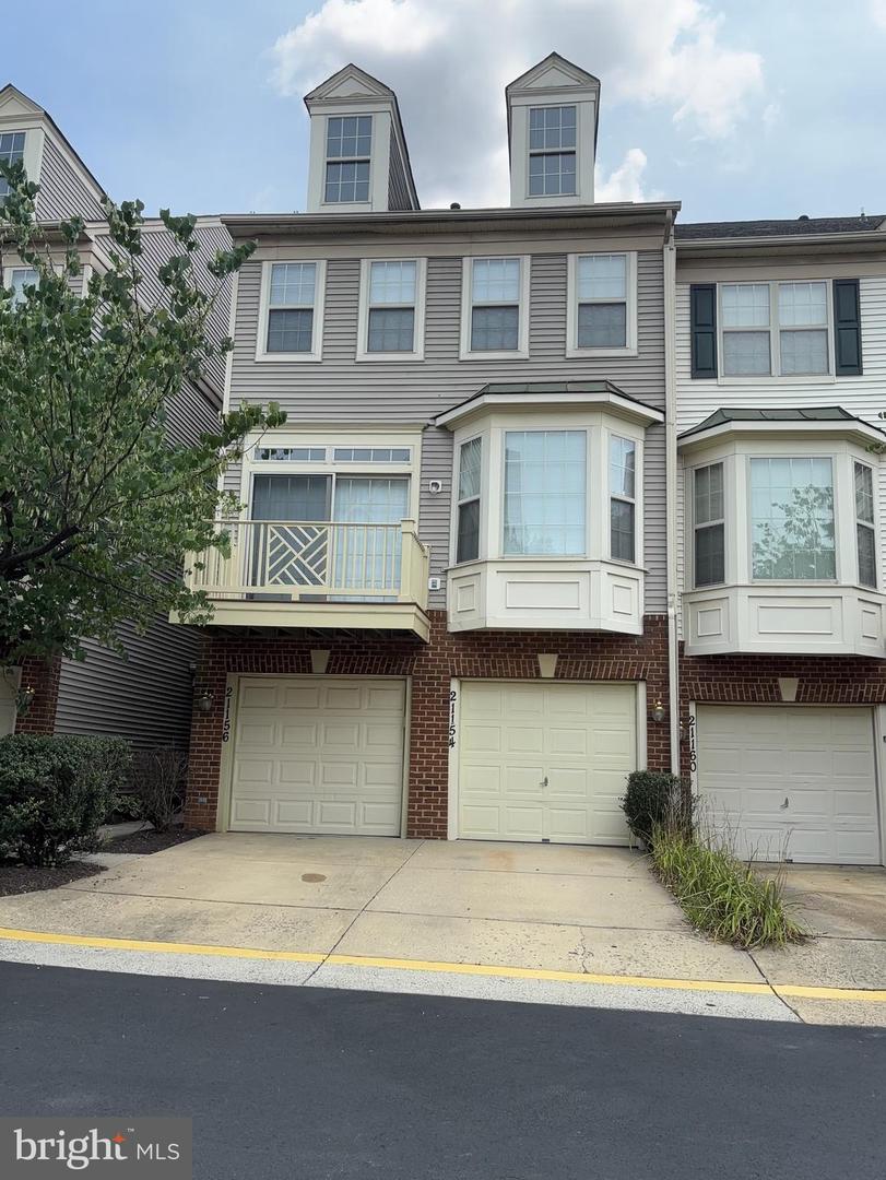 21156 Domain Ter — photo