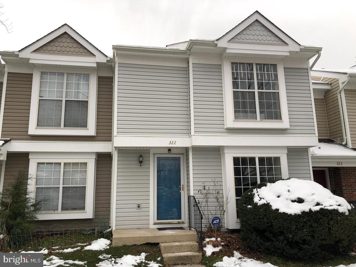 322 Lancaster Sq #322 — photo