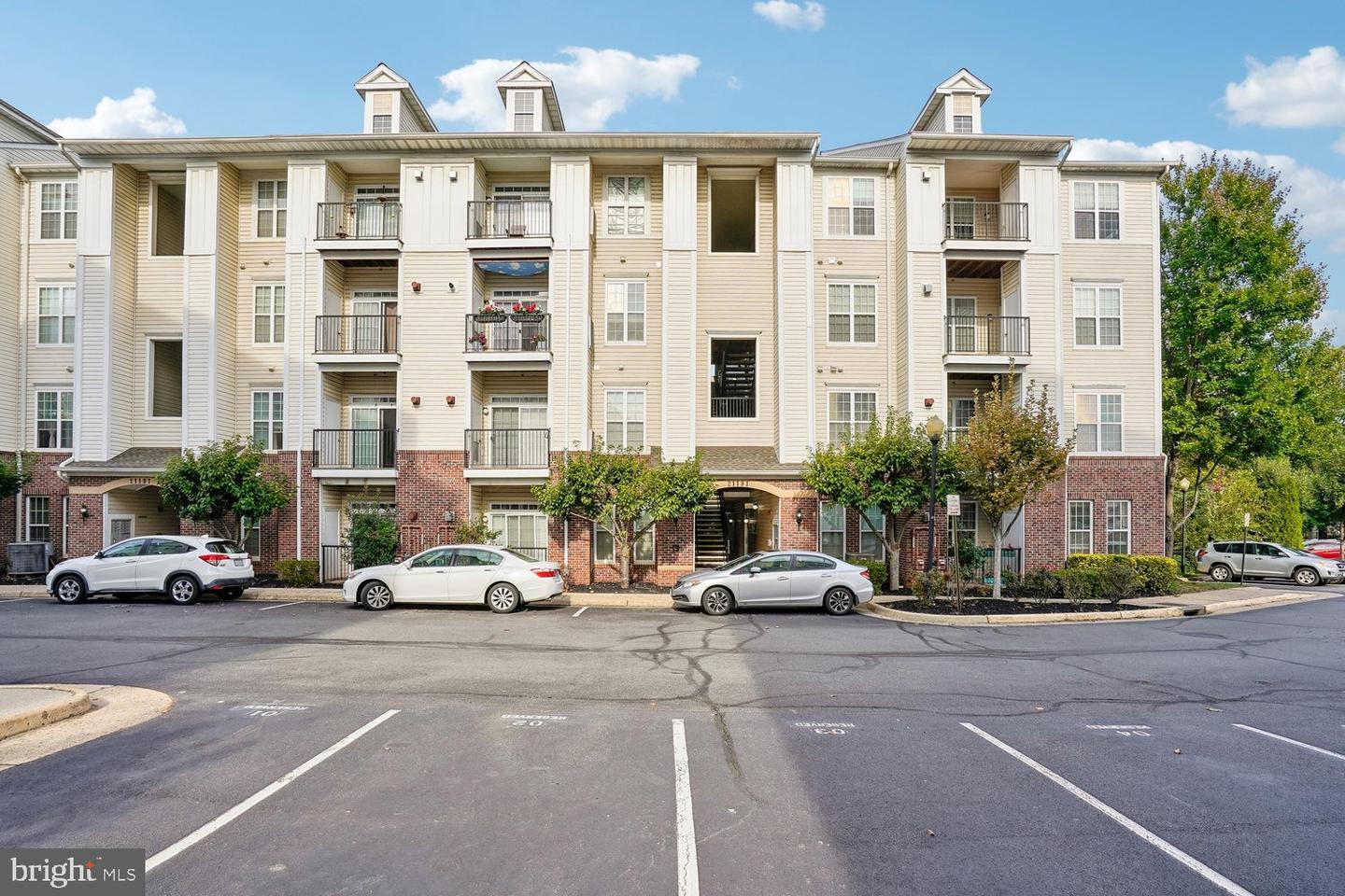 21191 McFadden Sq #408 — photo