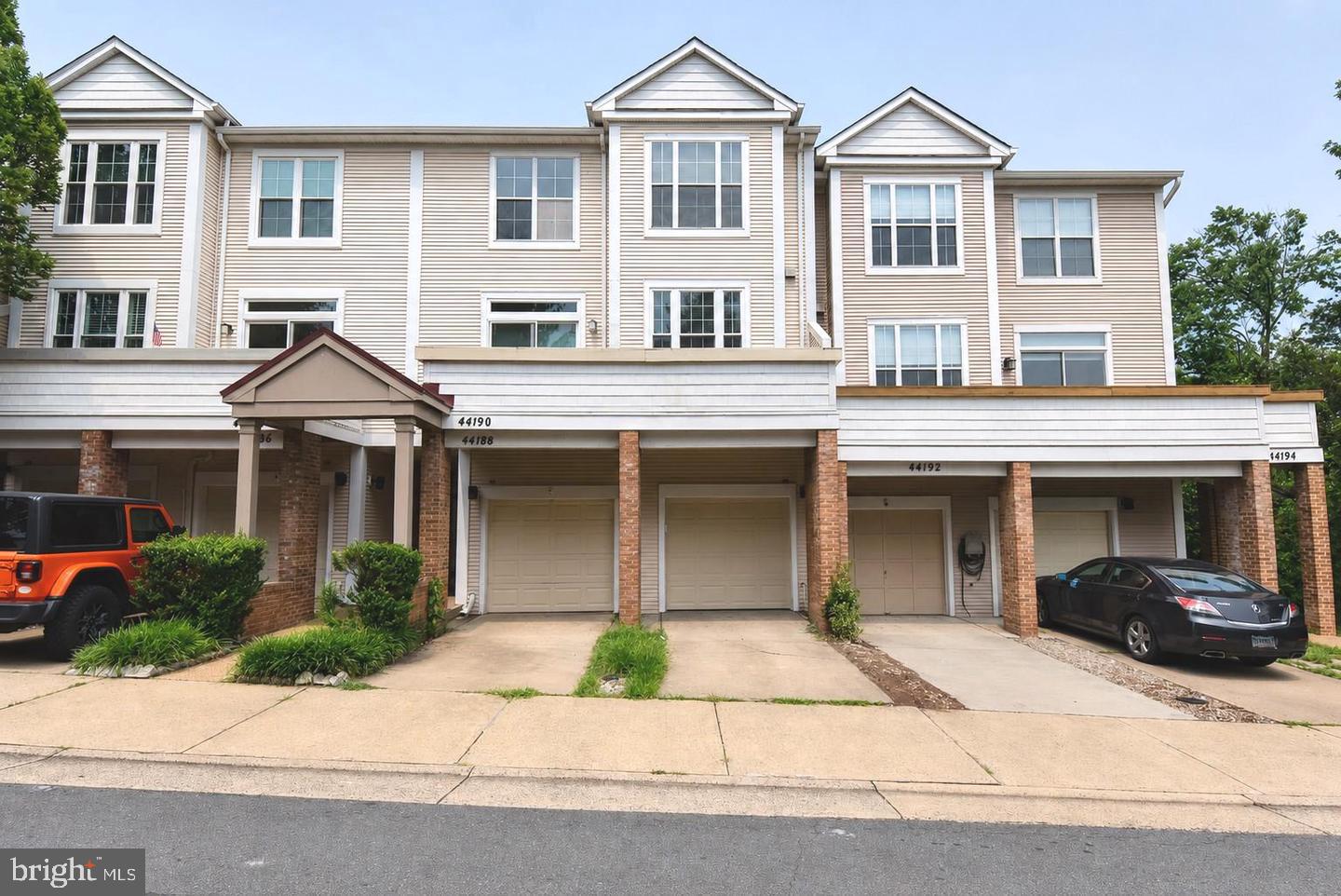 44190 Mossy Brook Sq — photo