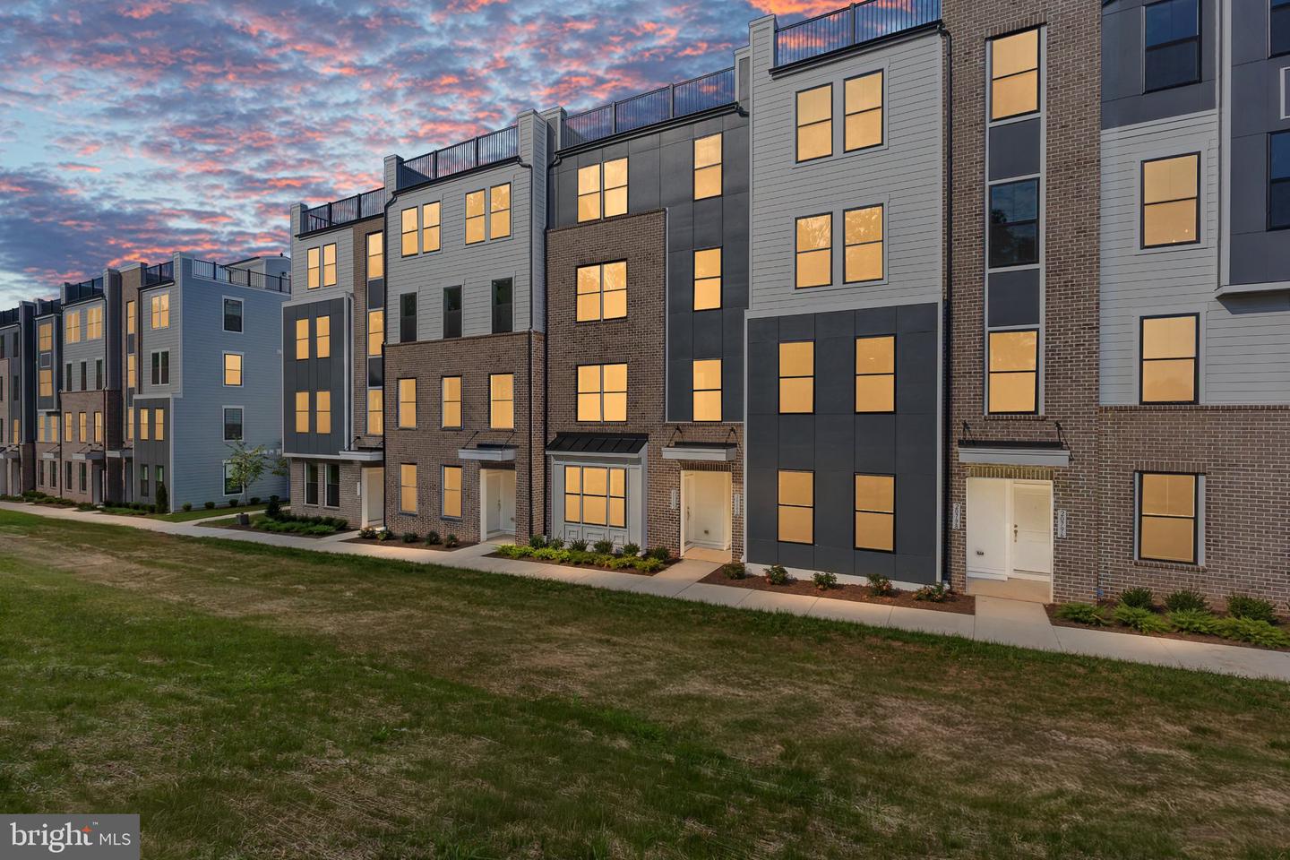20800 Cloongee Ter — photo