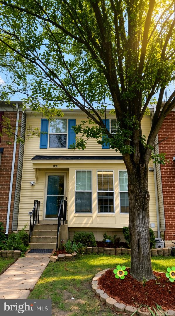 128 Hampshire Sq SW — photo