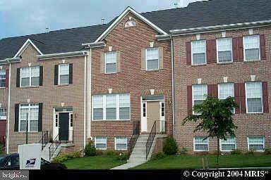 643 McLeary Sq SE — photo