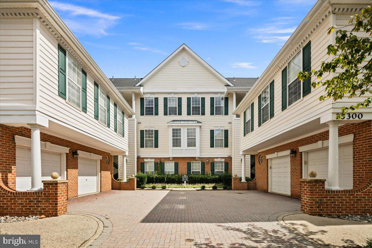 25300 Lake Mist Sq #303 — photo