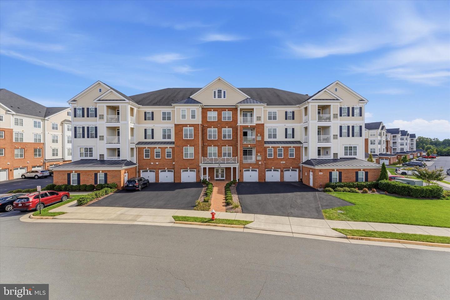 44589 York Crest Ter #405 — photo