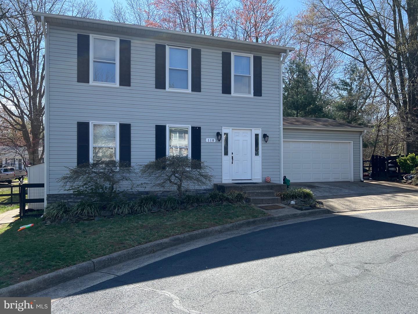110 Oak View Dr SE — photo