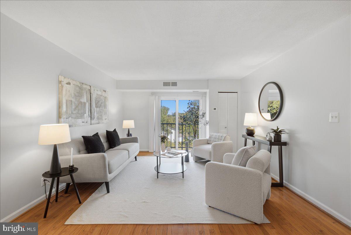 440 E Cornell Dr #8 — photo