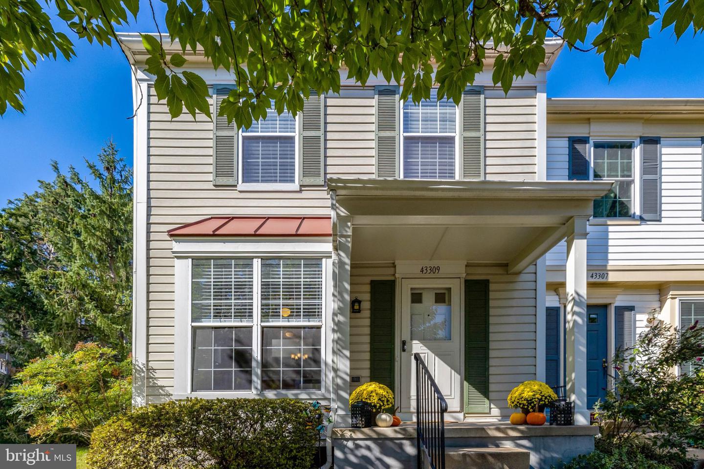 43309 Parlor Sq — photo