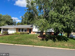 902 W Poplar Road, Sterling, VA 20164 — photo 2