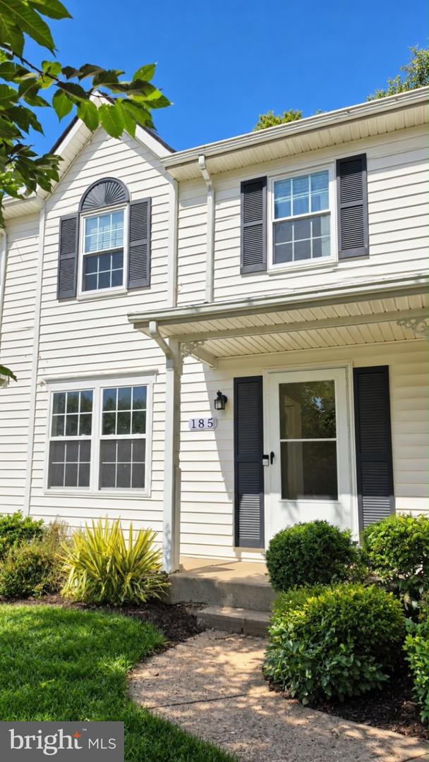 185 Meadows Ln NE — photo