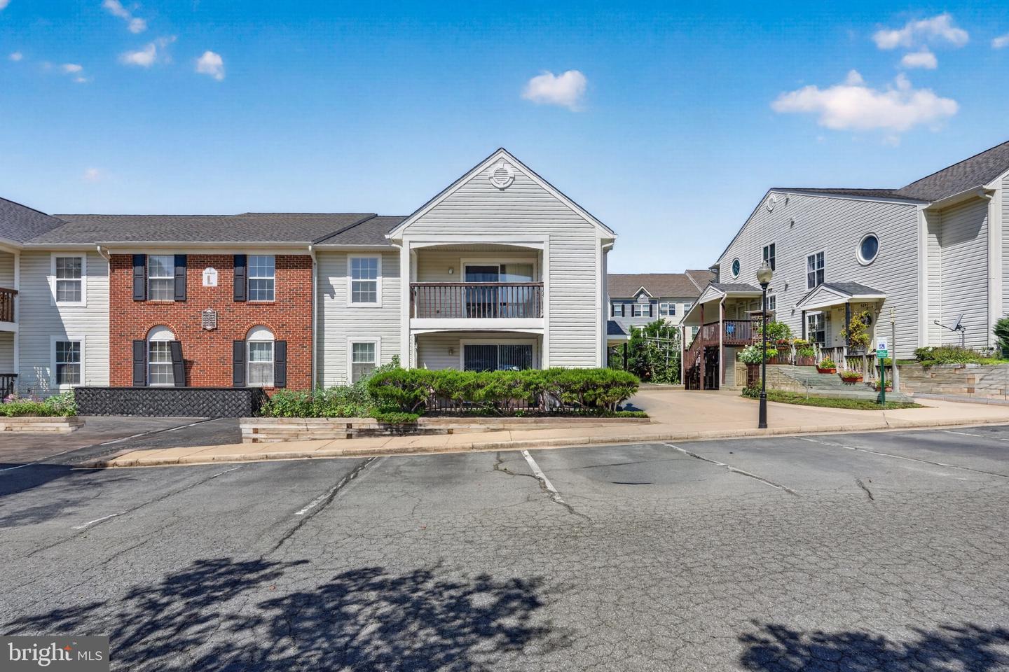 9410 Scarlet Oak Dr — photo