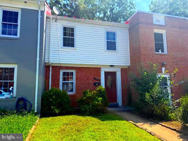 9721 Pickett Ln — photo