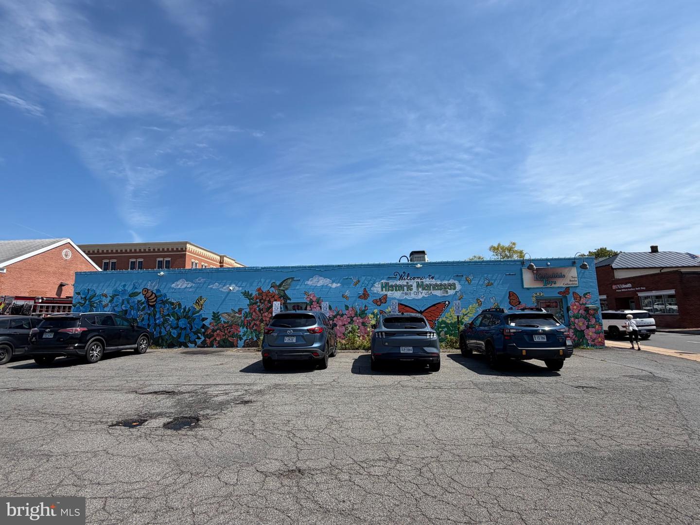9216 Center St — photo