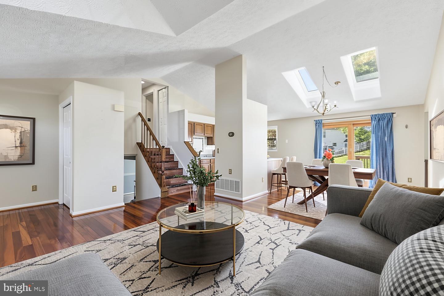 10404 Abbott Ct — photo