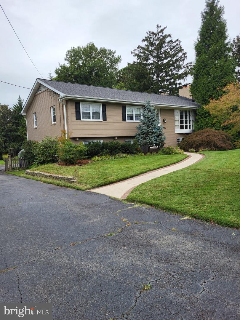 9010 Longstreet Dr — photo