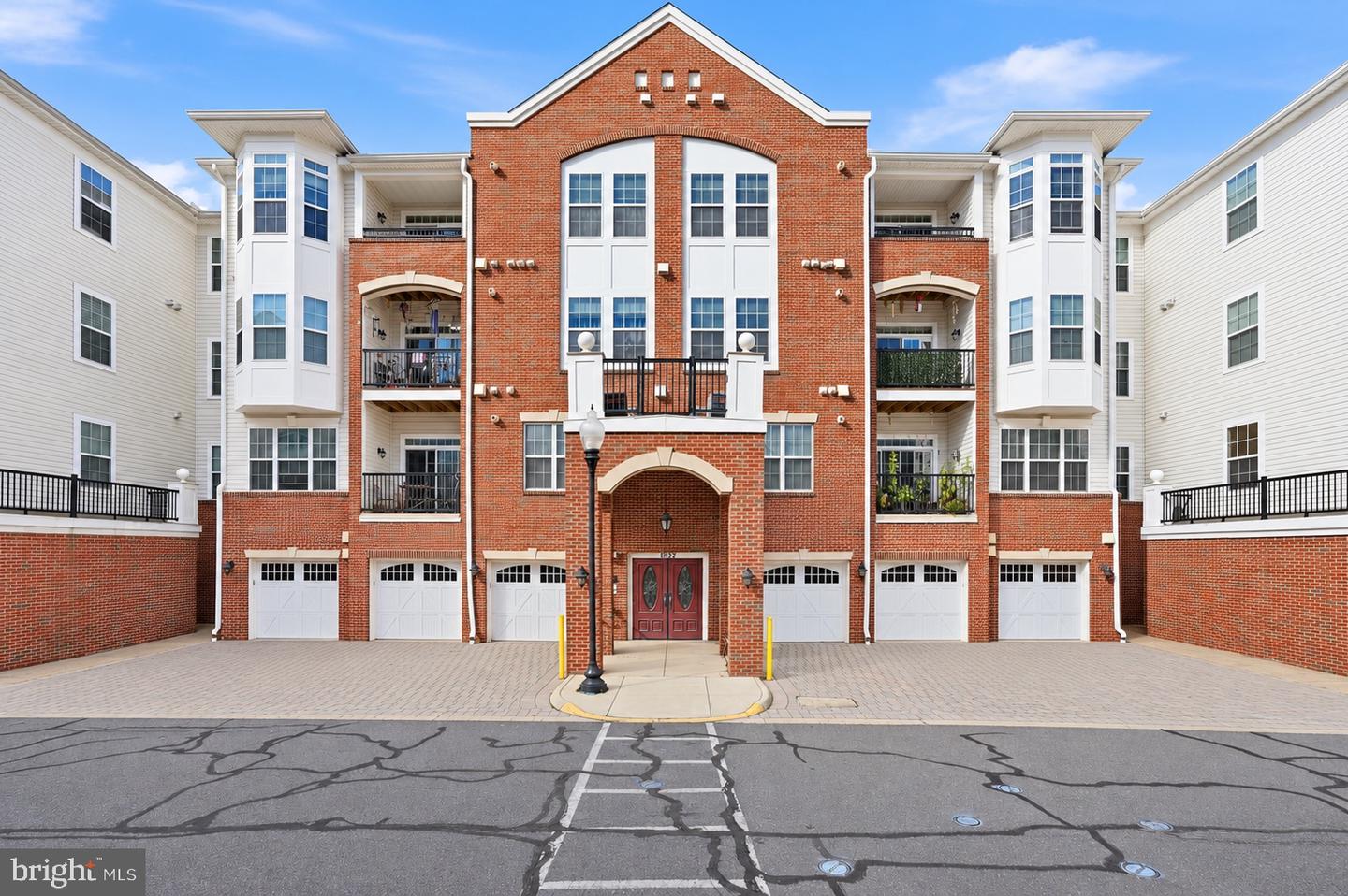 9202 Charleston Dr #207 — photo
