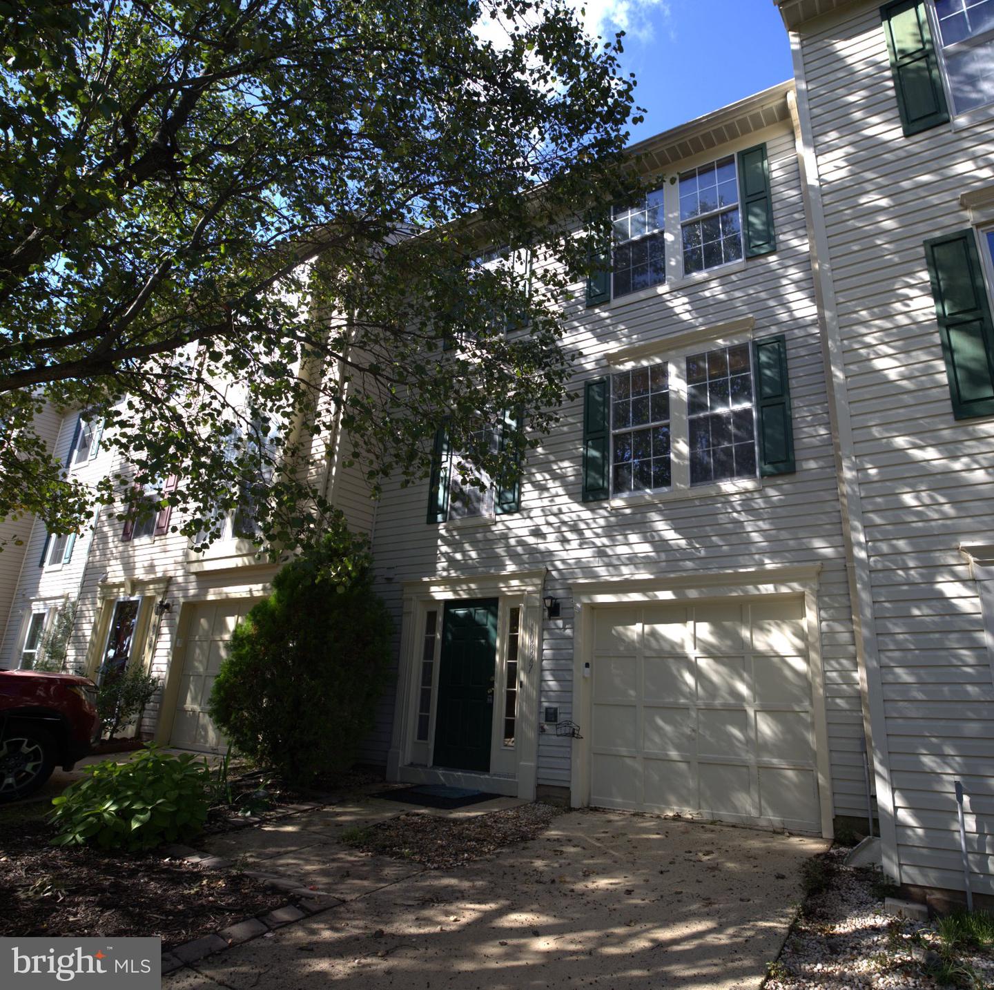 10327 Oconnell Ct — photo