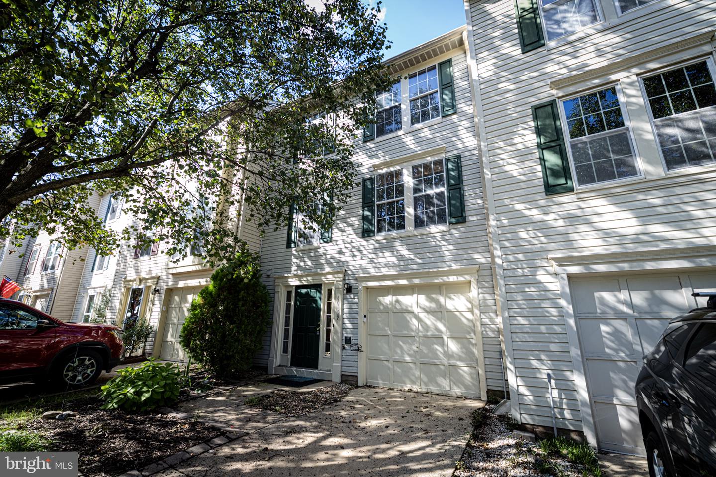 10327 Oconnell Ct — photo