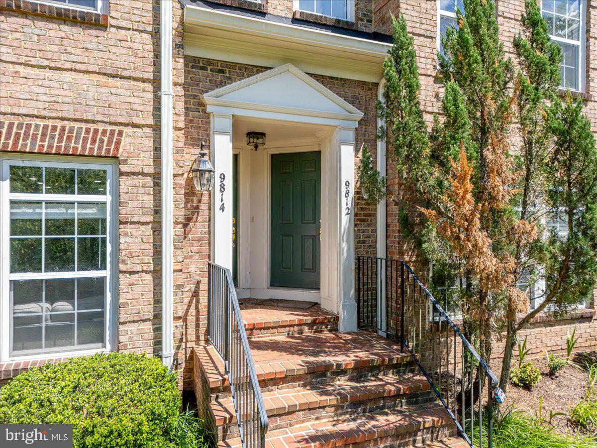 9812 Pickens Pl — photo
