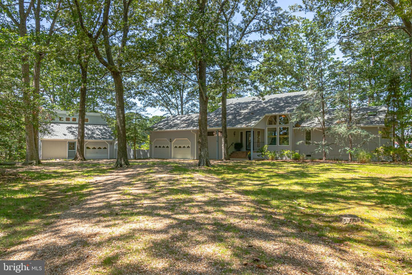 621 Harbor Dr — photo