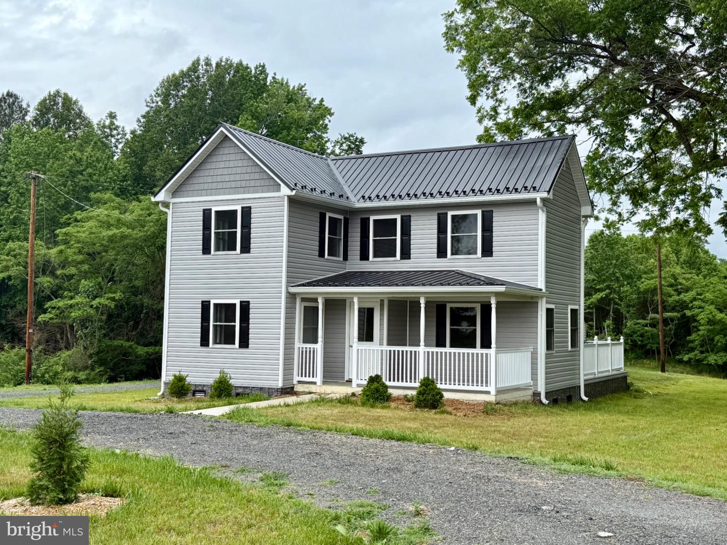 439 Valley Dr — photo