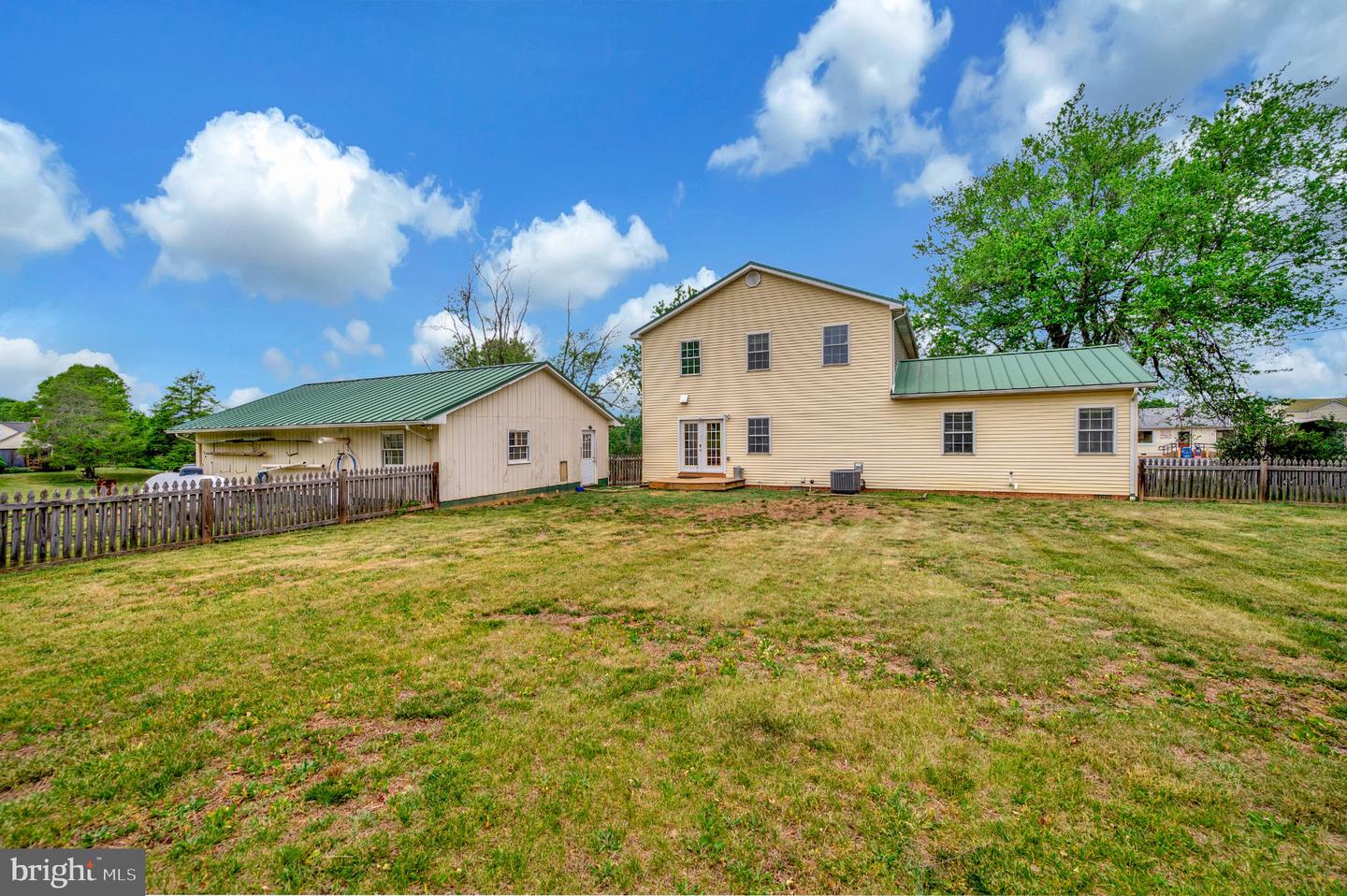 23202 Village Rd — photo