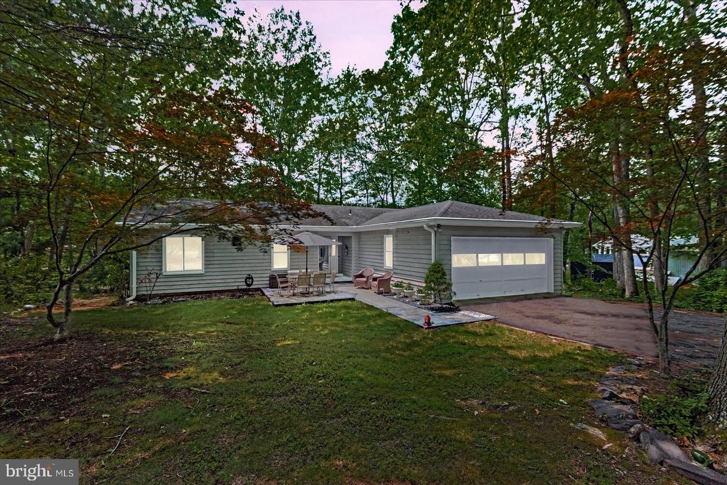 137 Eagle Ct — photo