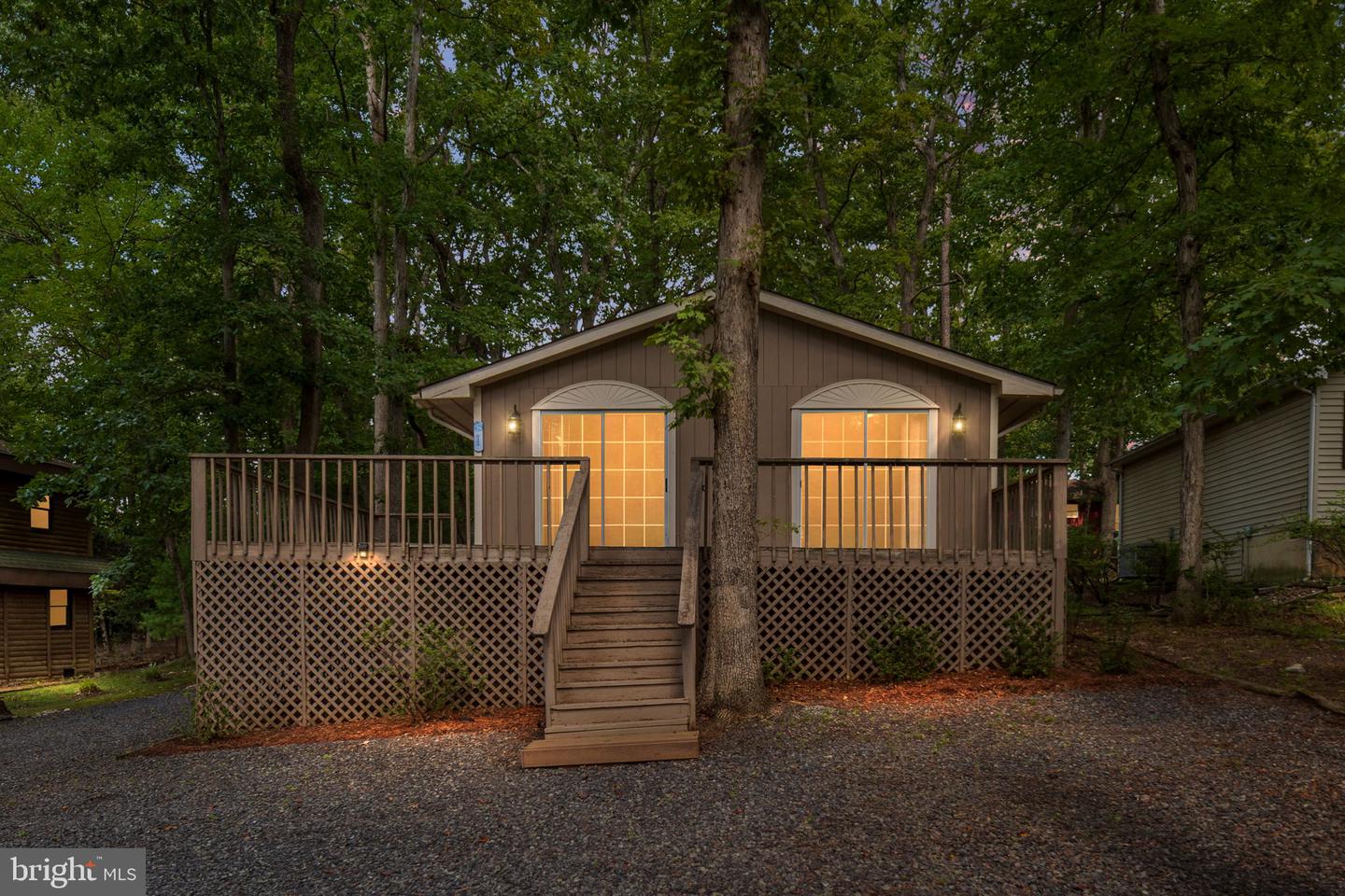 207 Creekside Dr — photo