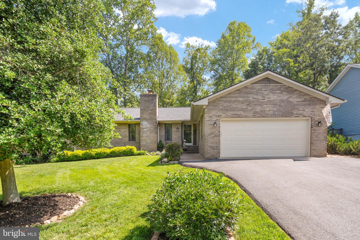 319 Birchside Cir E — photo