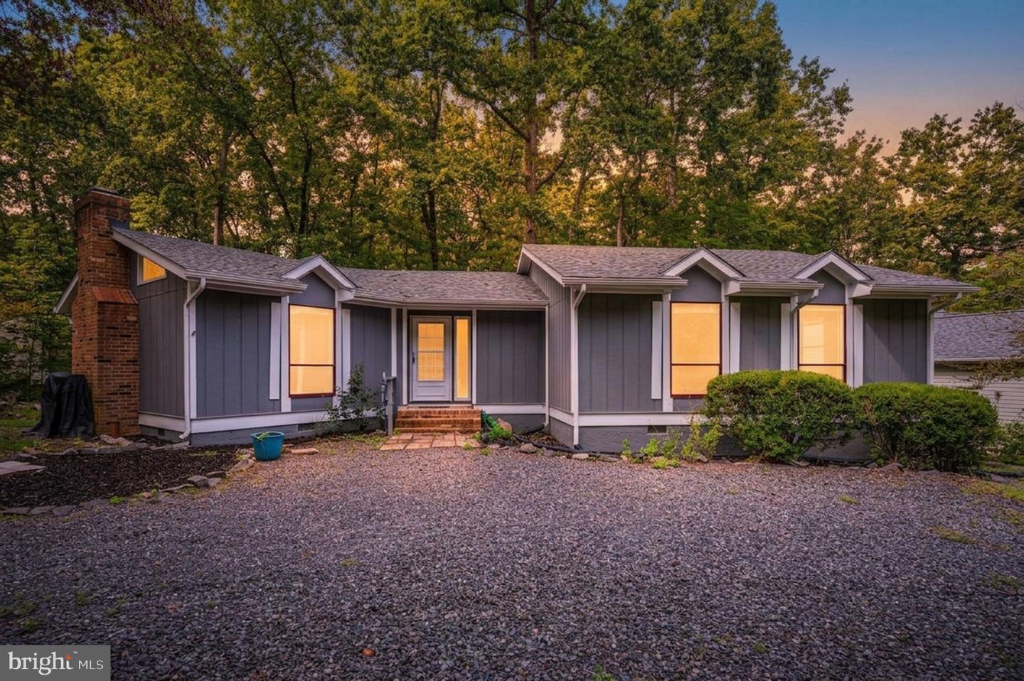 216 Wakefield Dr — photo