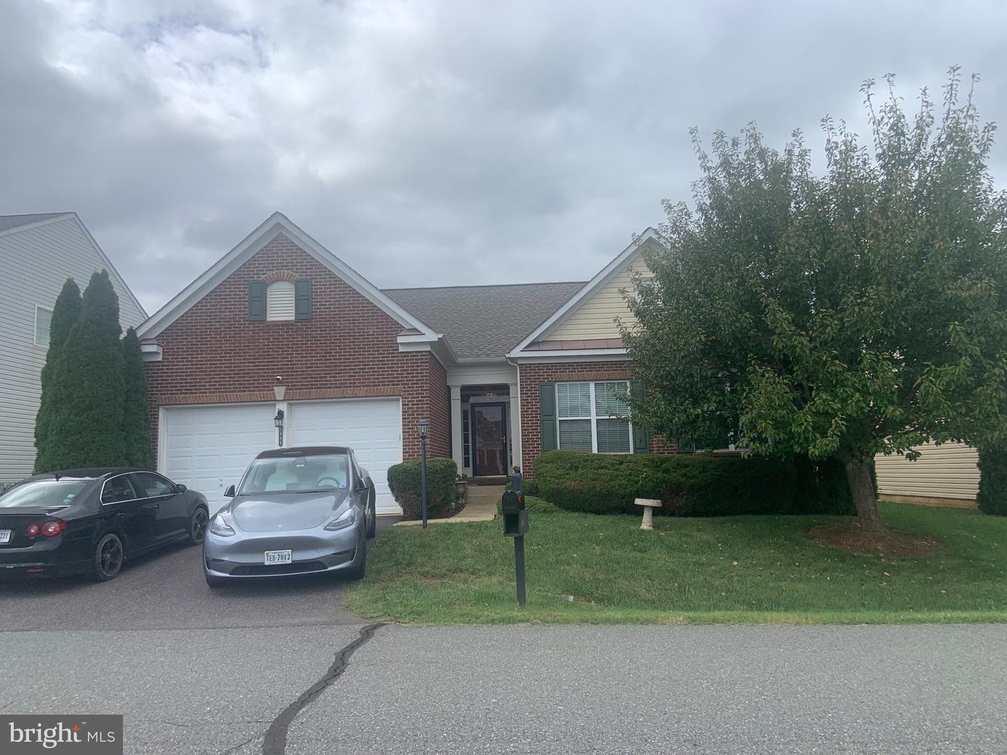 1484 Casual Water Way — photo