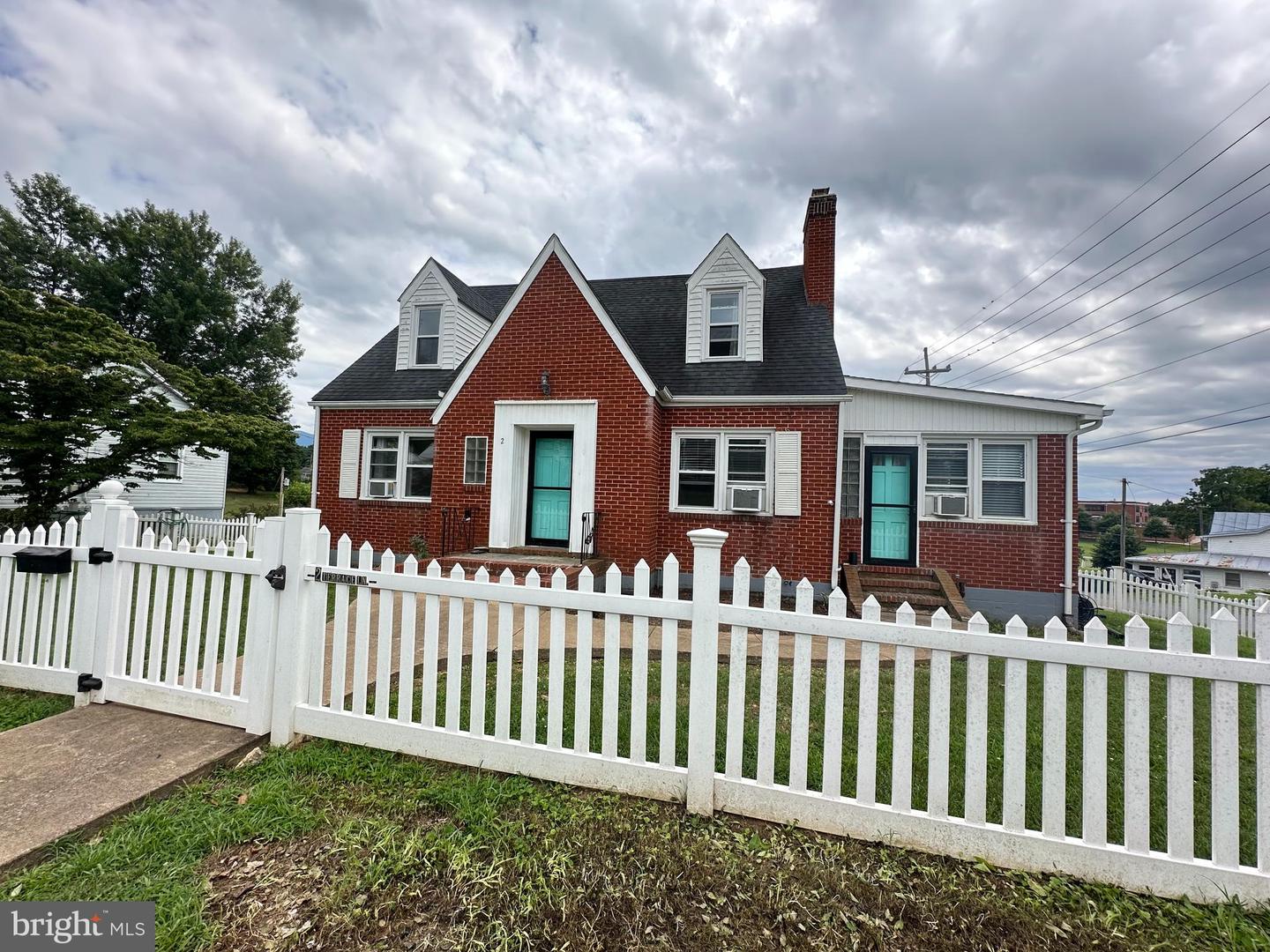 2 Terrace Ln — photo