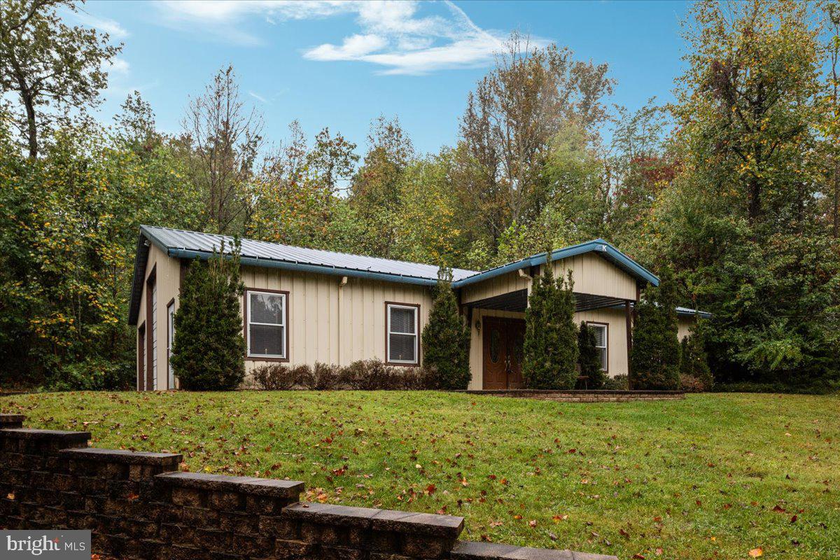 563 Park View Dr — photo