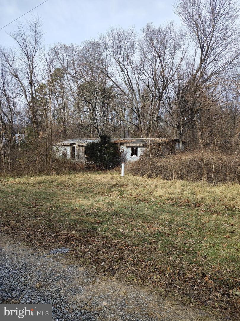 381 Redwood Dr — photo