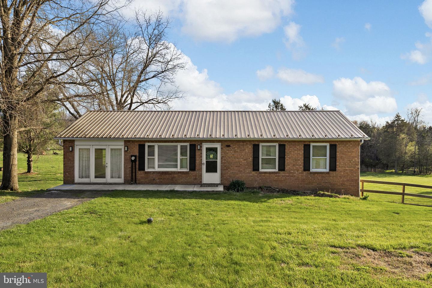 300 Martin St — photo