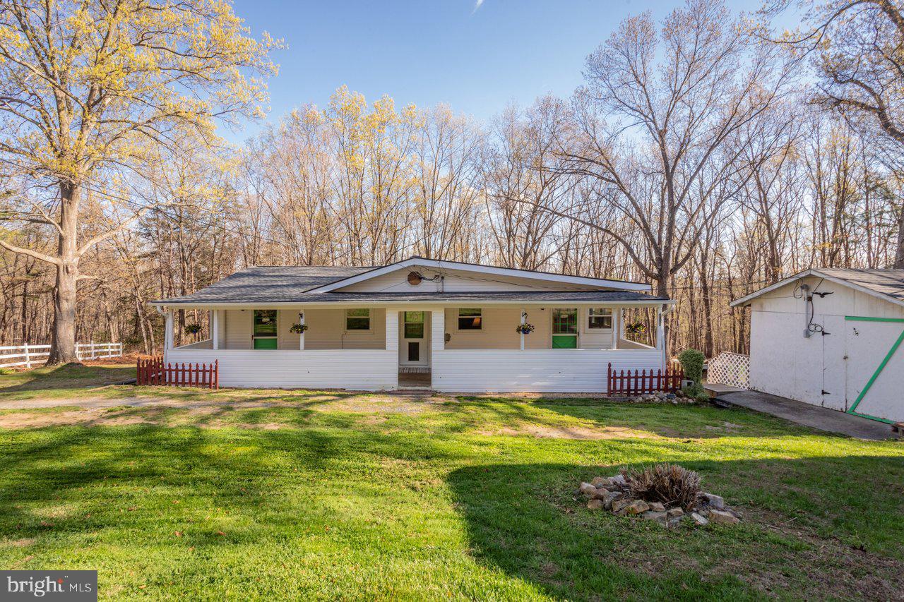 160 Gale Ln — photo