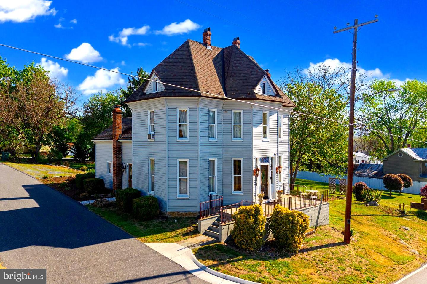 330 Mechanic St — photo