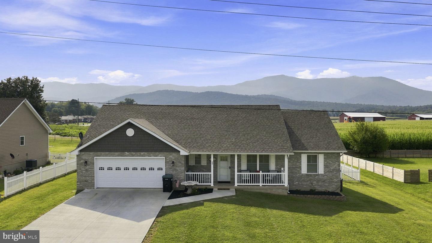 53 Arthur Ln — photo
