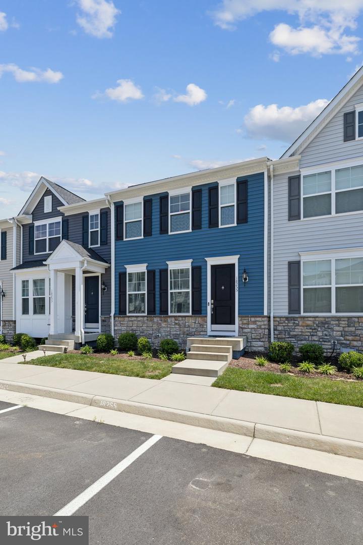 18255 Summit Pointe Drive, Triangle, VA 22172 — photo 3