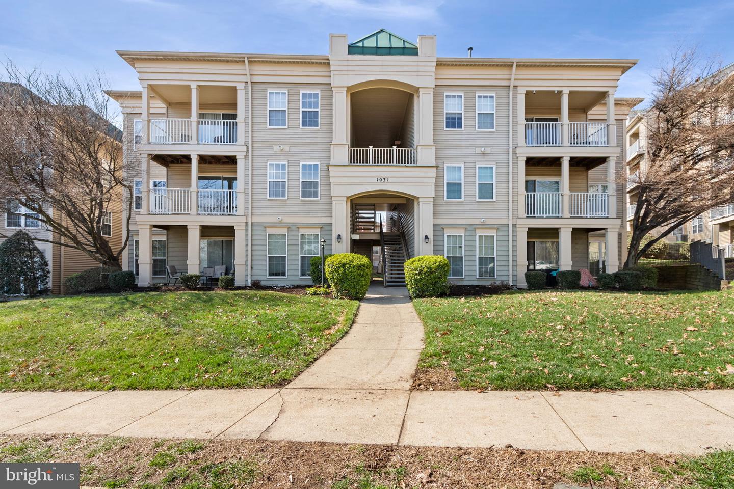 1031 Gardenview Loop #201 — photo